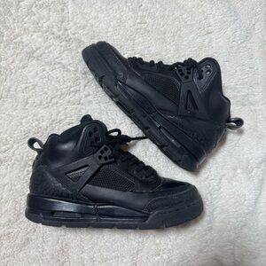 New Jordan Spizike low "Black Cat" Size 3.5Y Or 5 Woman’s